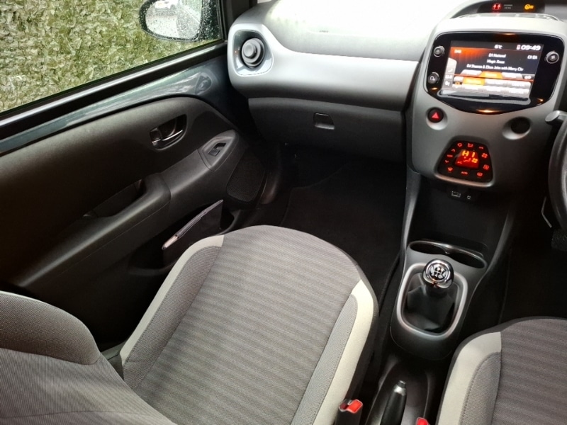 Used Toyota AYGO 2019 for sale - 76707693: Photo 11