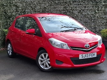 Used Toyota Yaris 2013 for sale - 77815459: Photo