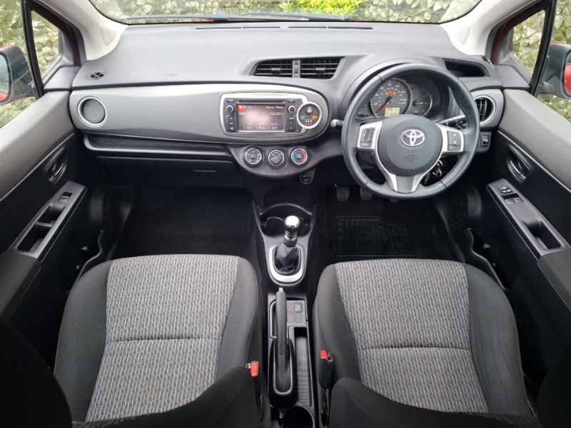 Used Toyota Yaris 2013 for sale - 77815459: Photo 2