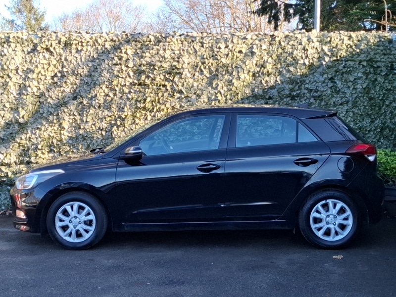 Used Hyundai i20 2017 for sale - 77911570: Photo 4