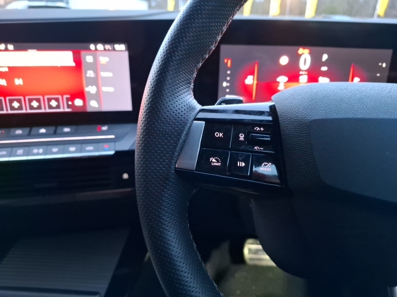 Used Vauxhall Astra 2024 for sale - 76920340: Photo 12