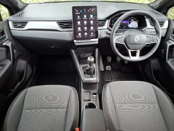 Used Renault Captur 2025 for sale - 79420355: Photo