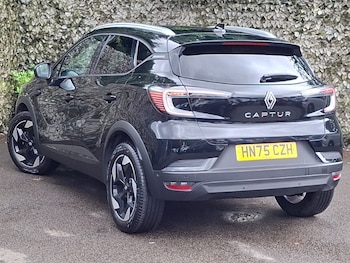 Used Renault Captur 2025 for sale - 79420355: Photo