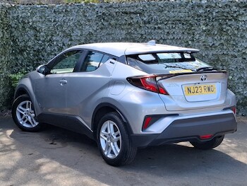 Used Toyota C-HR 2023 for sale - 78342675: Photo