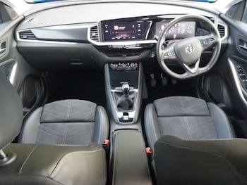 Used Vauxhall Grandland 2023 for sale - 76233756: Photo 2