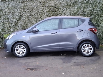 Used Hyundai i10 2017 for sale - 76773916: Photo