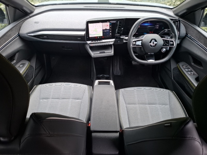 Used Renault Megane E Tech 2024 for sale - 78147094: Photo 2