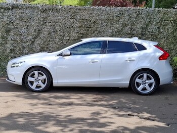 Used Volvo V40 2019 for sale - 78478359: Photo