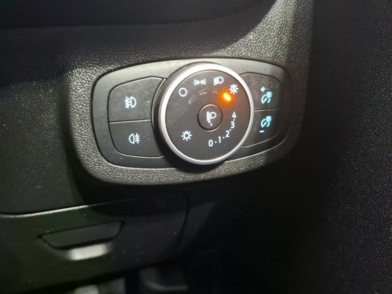 Used Ford Fiesta 2018 for sale - 76885318: Photo 16