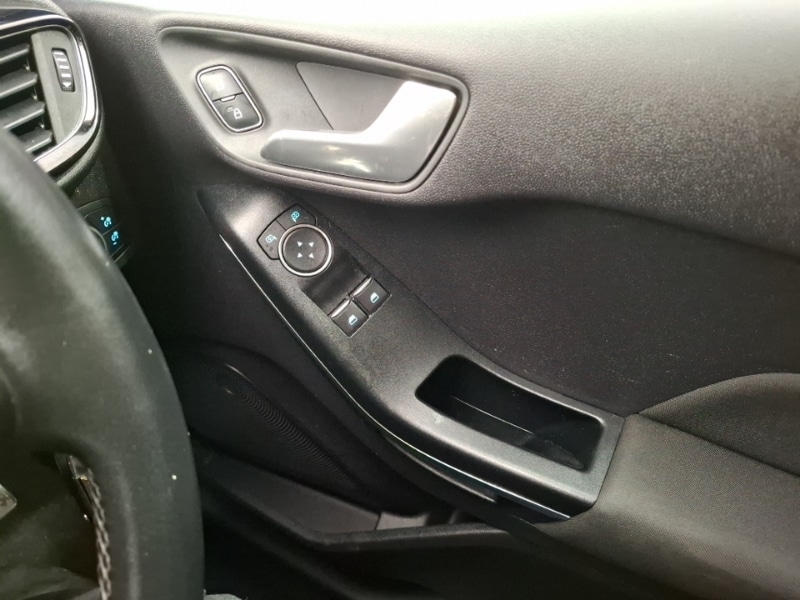 Used Ford Fiesta 2018 for sale - 76885318: Photo 18