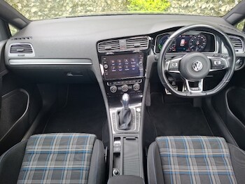 Used Volkswagen Golf 2017 for sale - 78803565: Photo