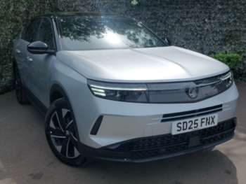 2025 - 1.2 Hybrid [136] Ultimate 5dr e-DCT6 [Pan Roof]