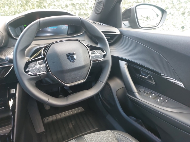 Used Peugeot 2008 2023 for sale - 76354330: Photo 10
