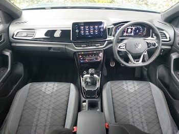 Used Volkswagen T-Roc 2023 for sale - 76335811: Photo