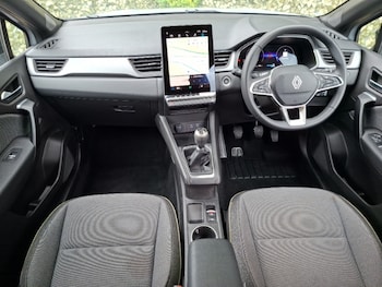 Used Renault Captur 2025 for sale - 79543365: Photo