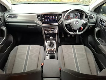 Used Volkswagen T-Roc 2019 for sale - 78374213: Photo