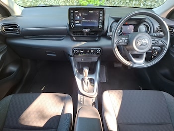 Used Toyota Yaris 2023 for sale - 79243224: Photo