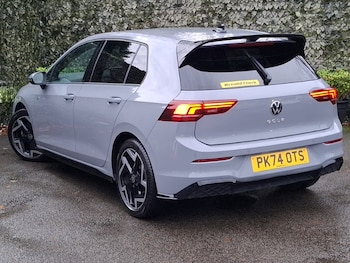 Used Volkswagen Golf 2024 for sale - 76970396: Photo