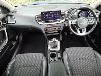 Used Kia XCeed 2023 for sale - 79420359: Photo