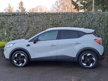 Used Renault Captur 2024 for sale - 76964026: Photo