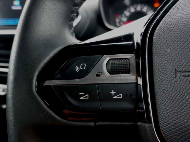 Used Peugeot 2008 2021 for sale - 76613693: Photo 12