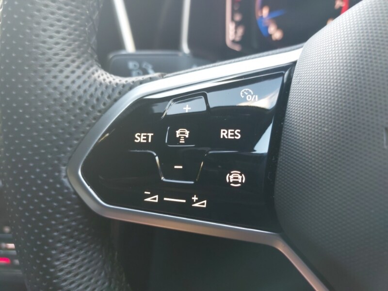 Used Volkswagen T-Roc 2023 for sale - 76055229: Photo 17