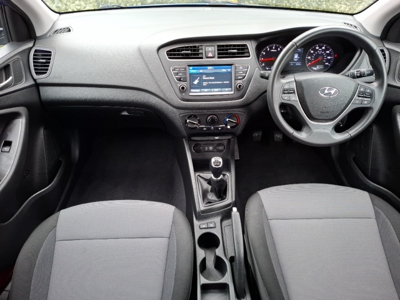 Used Hyundai i20 2020 for sale - 76901954: Photo 2