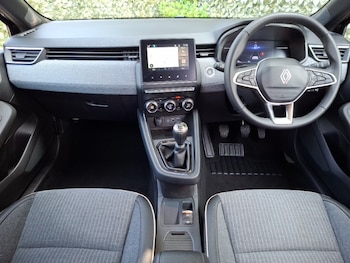 Used Renault Clio 2024 for sale - 79231599: Photo