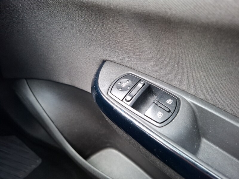 Used Vauxhall Corsa 2015 for sale - 77933481: Photo 18