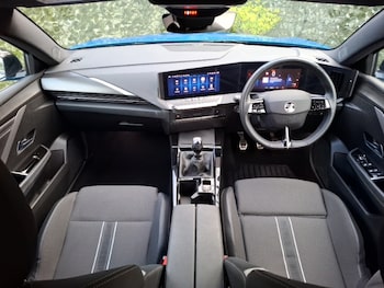 Used Vauxhall Astra 2023 for sale - 76951746: Photo