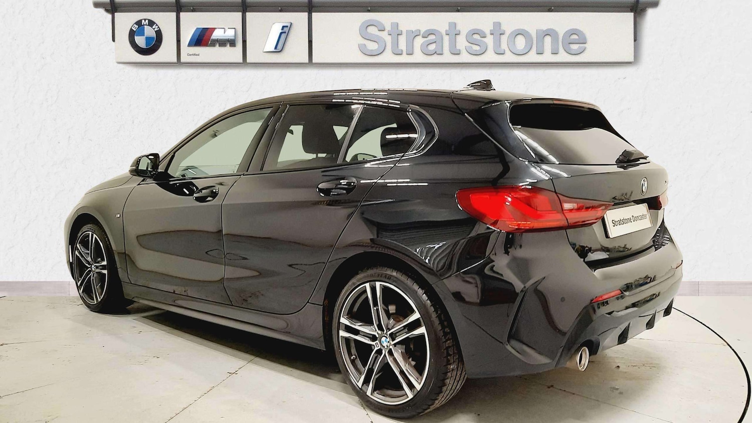 Used BMW 1 Series 2023 for sale - 76192102: Photo 2