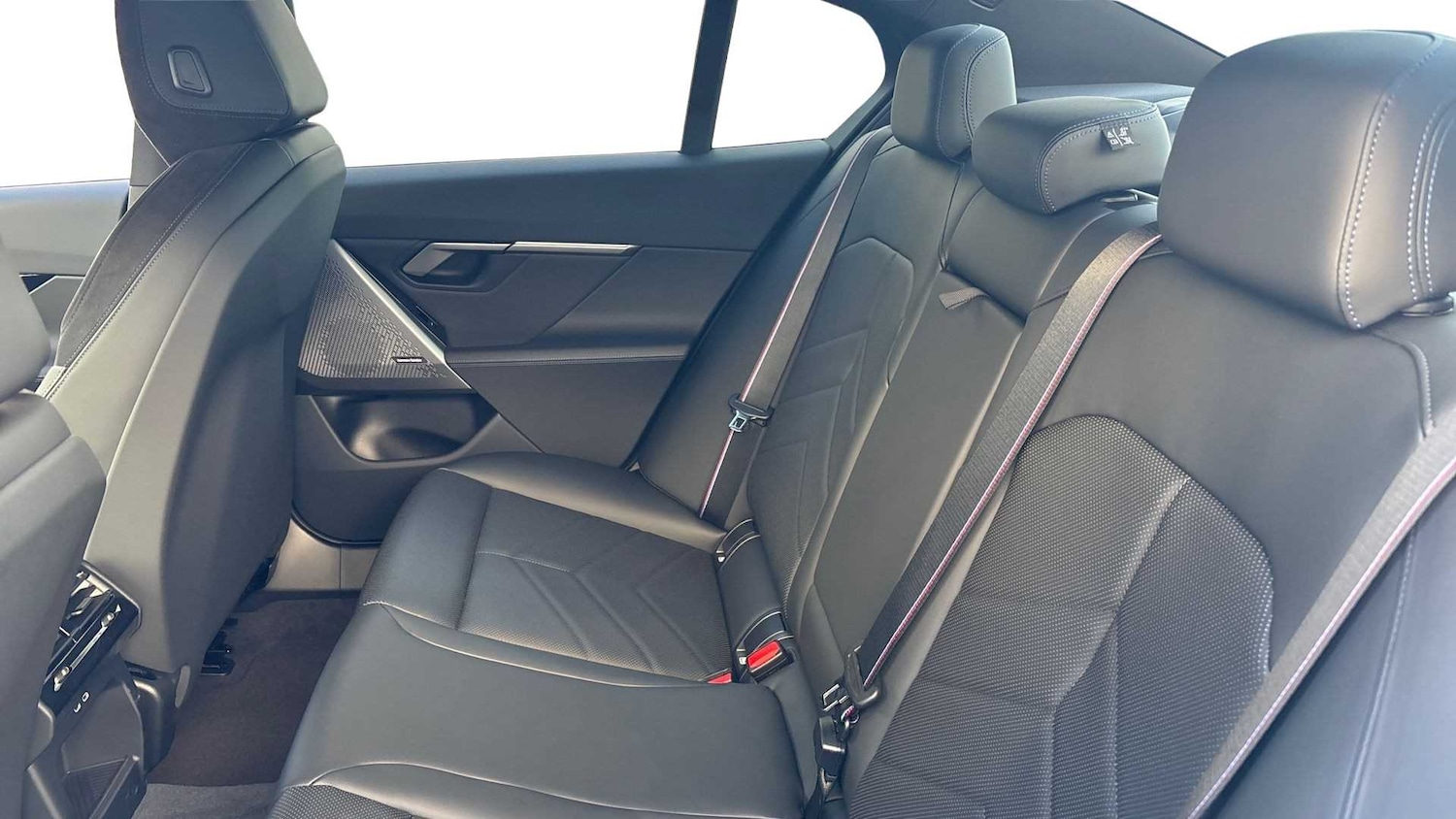 Used BMW 5 Series 2025 for sale - 76955177: Photo 13