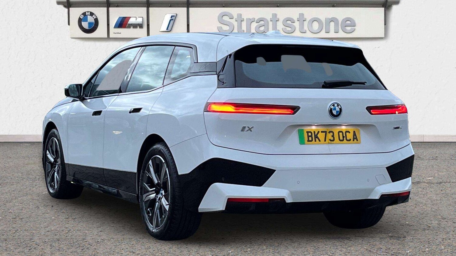 Used BMW iX 2023 for sale - 76902369: Photo 2