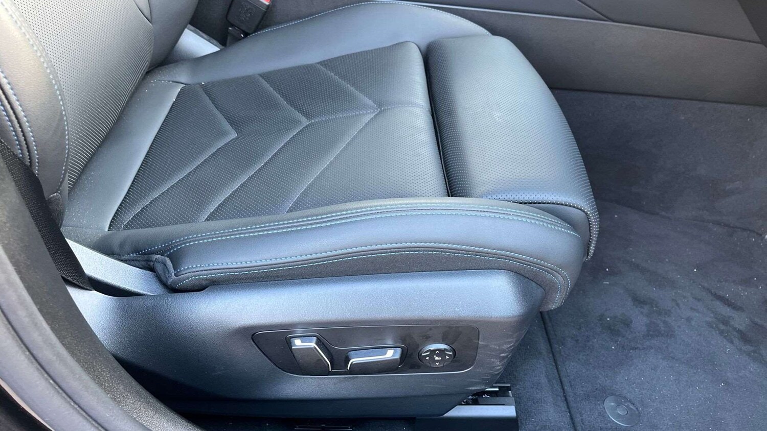 Used BMW 5 Series 2025 for sale - 76156076: Photo 28