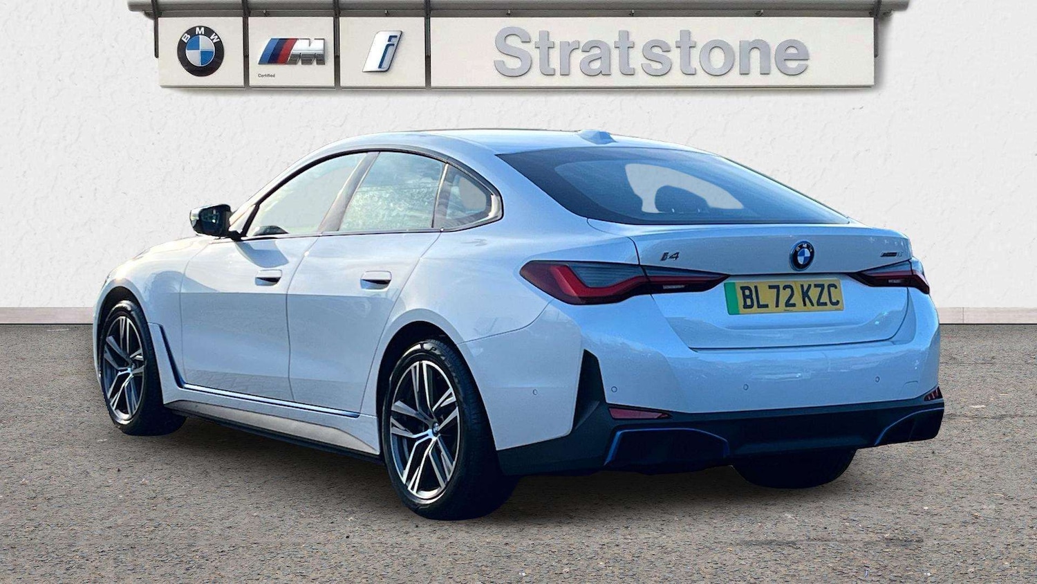 Used BMW i4 for sale - 77219752: Photo 2