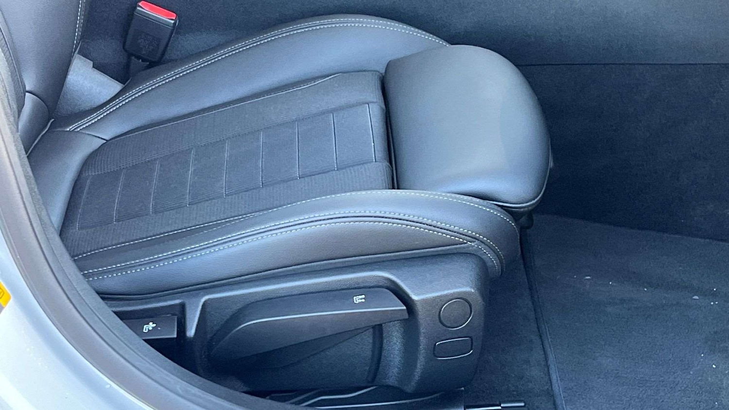 Used BMW i4 for sale - 77219752: Photo 28