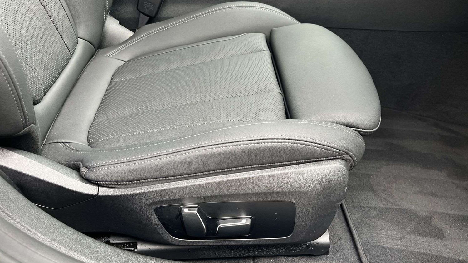 Used BMW i4 2025 for sale - 76015974: Photo 28