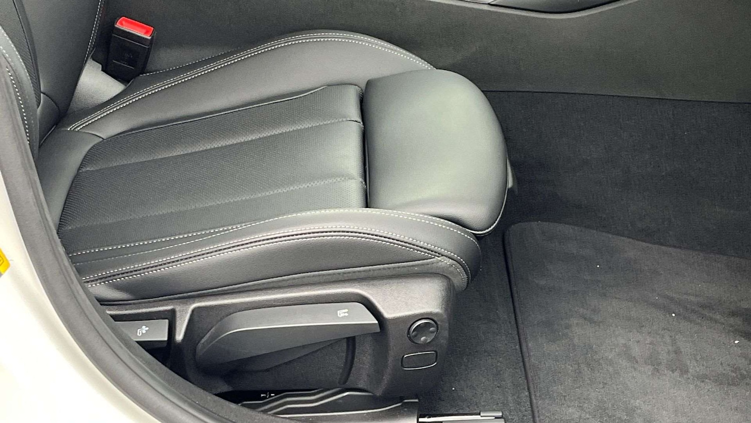 Used BMW 3 Series 2025 for sale - 76339666: Photo 28