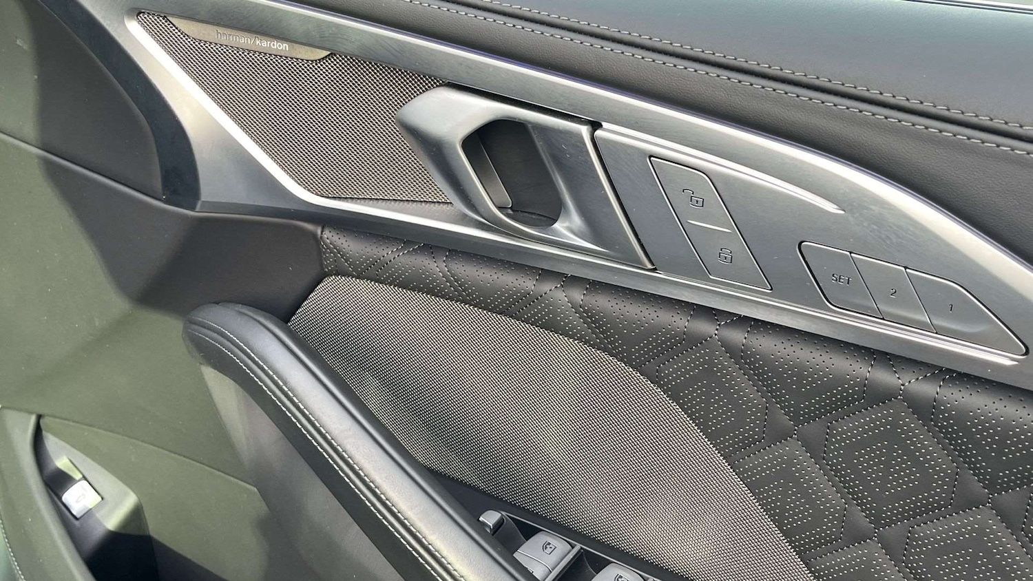 Used BMW M8 2024 for sale - 76705221: Photo 27