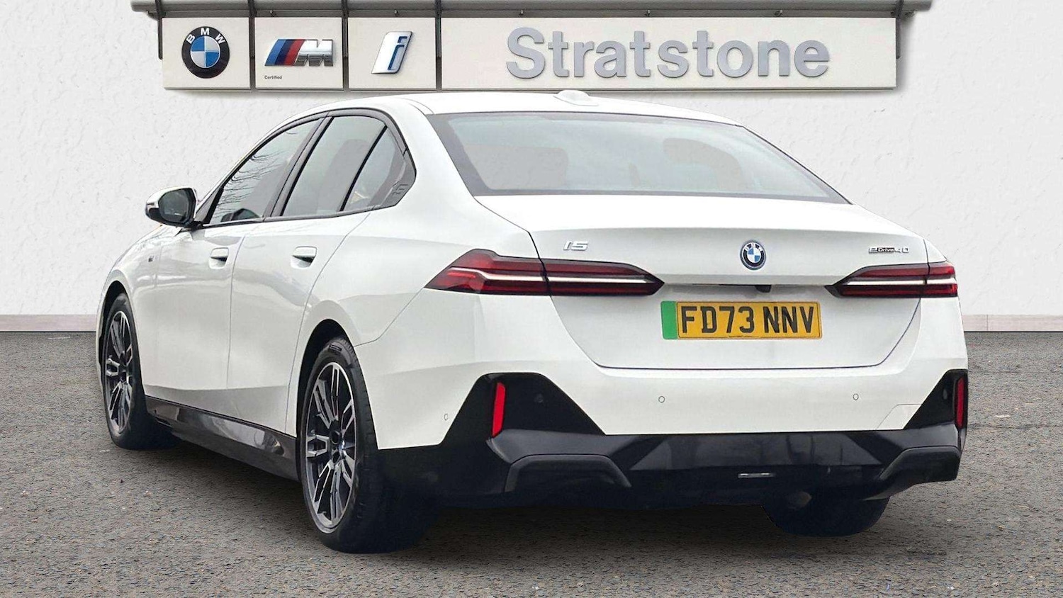 Used BMW i5 2023 for sale - 77270335: Photo 2