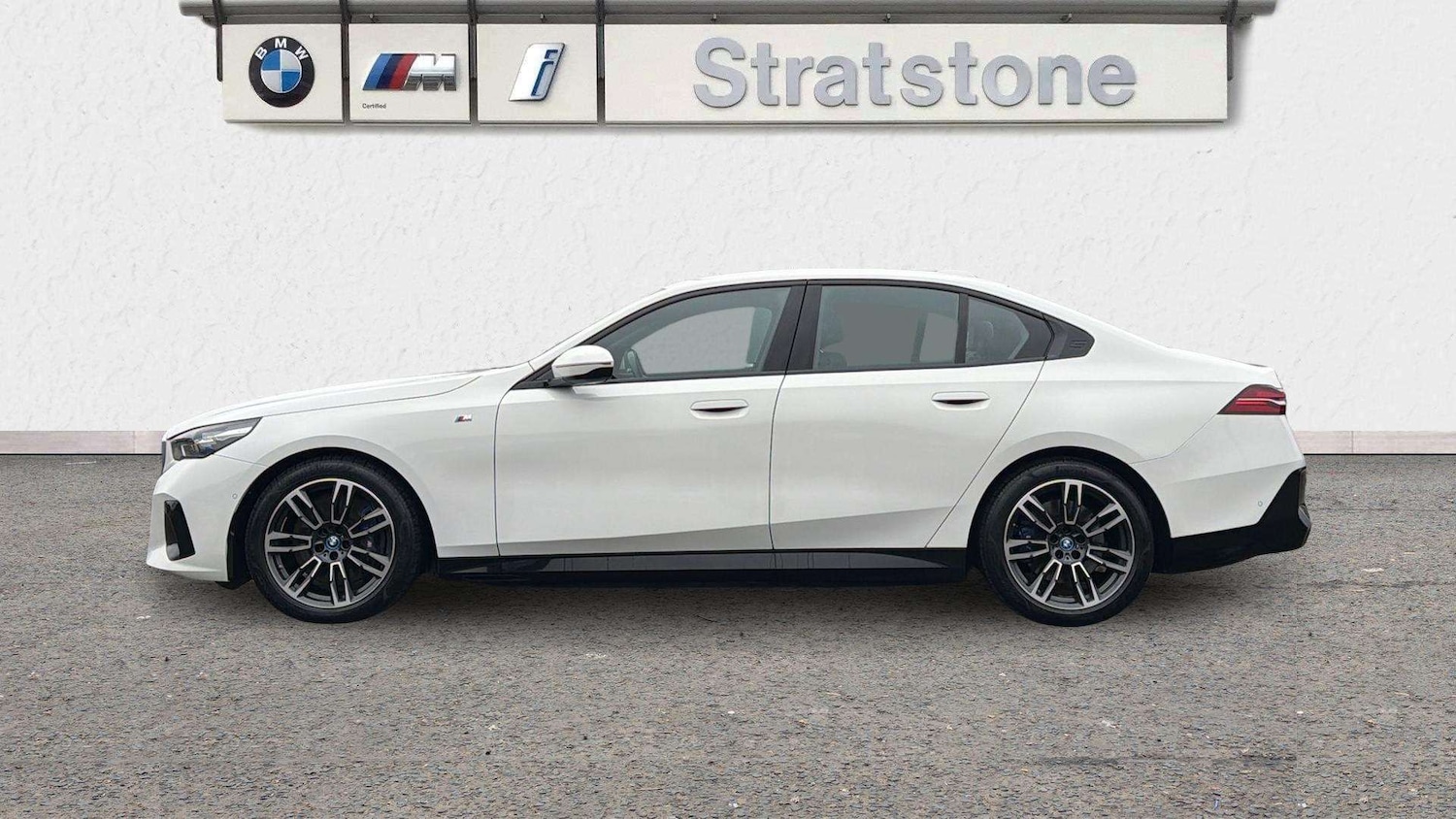 Used BMW i5 2023 for sale - 77270335: Photo 5