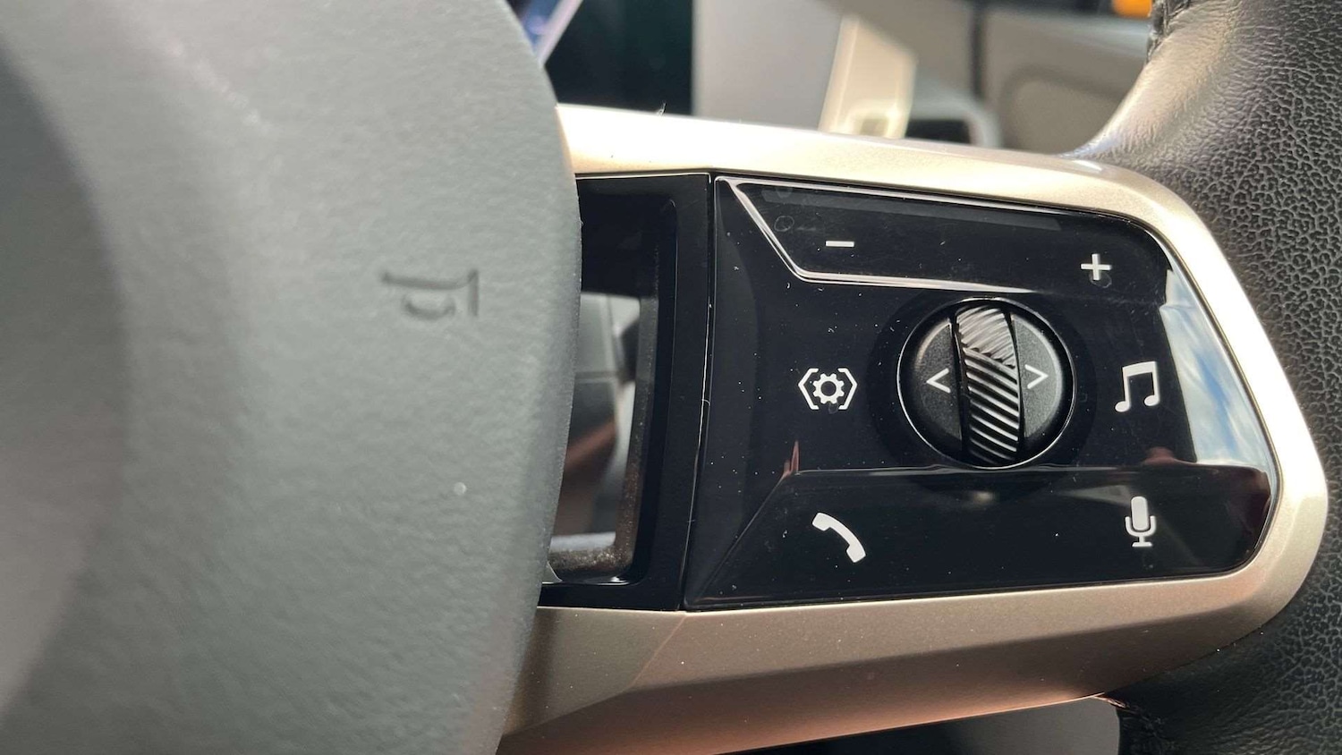 Used BMW iX 2023 for sale - 76576001: Photo 23