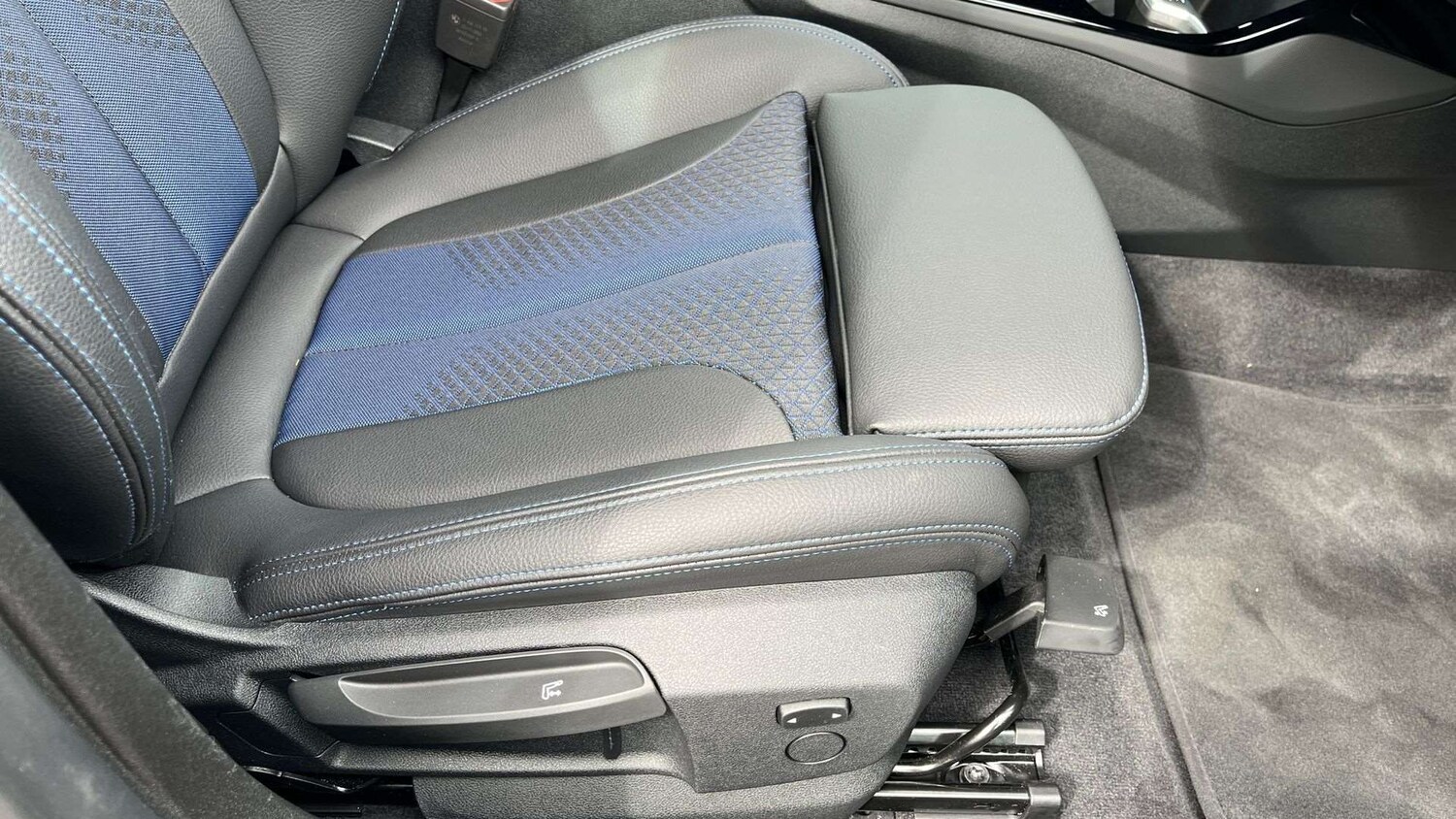 Used BMW 2 Series 2023 for sale - 75846555: Photo 28