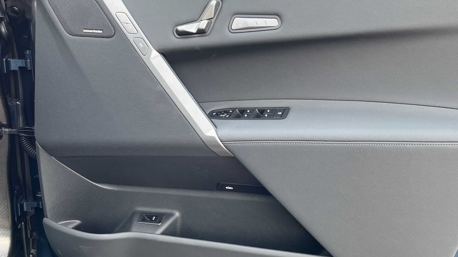 Used BMW iX 2025 for sale - 76967924: Photo 27