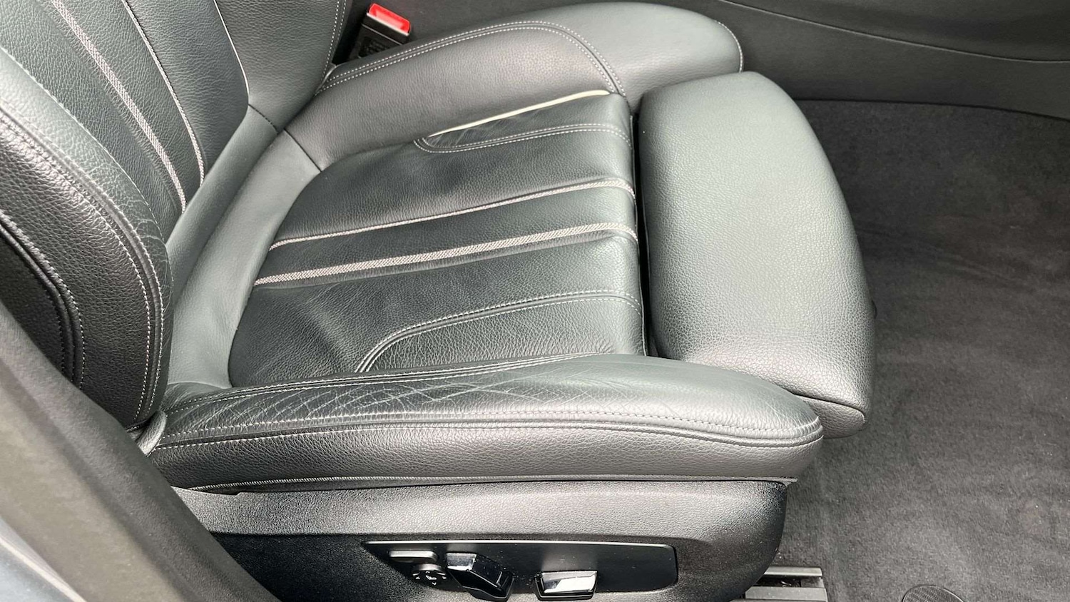 Used BMW 5 Series 2023 for sale - 76636597: Photo 28