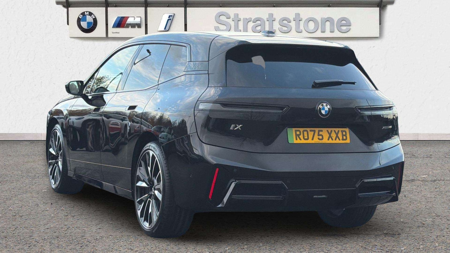 Used BMW iX 2025 for sale - 76789456: Photo 2