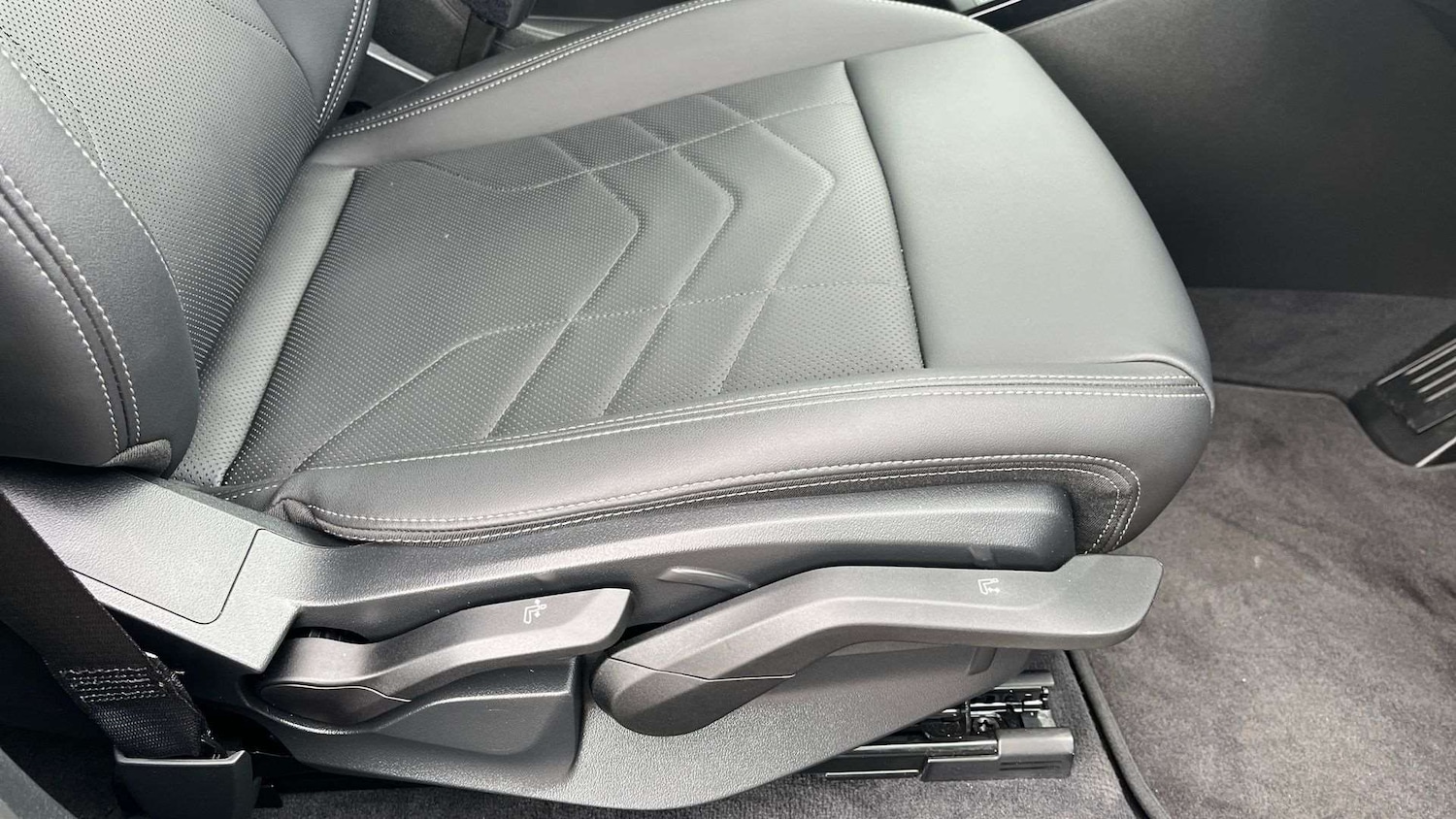 Used BMW iX1 2025 for sale - 75818430: Photo 28
