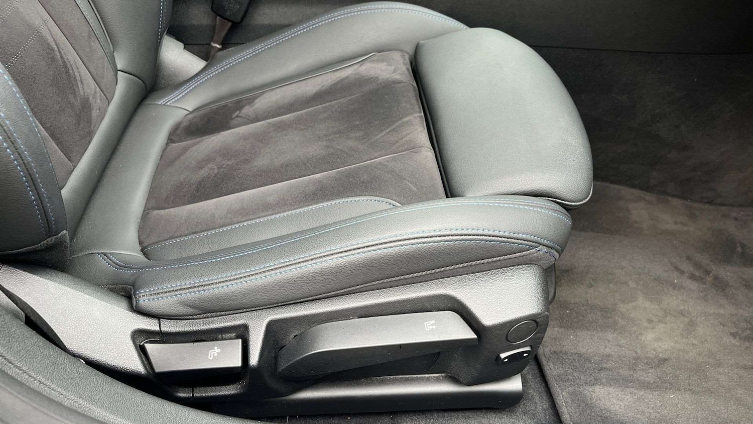 Used BMW i4 2024 for sale - 76668969: Photo 28