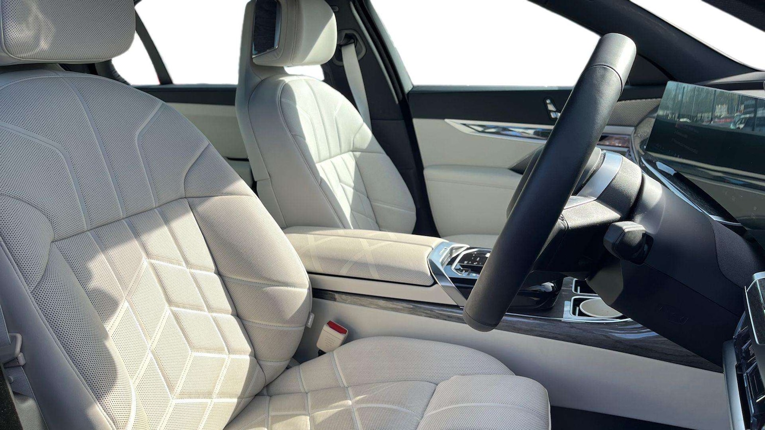 Used BMW i7 2024 for sale - 77635050: Photo 12