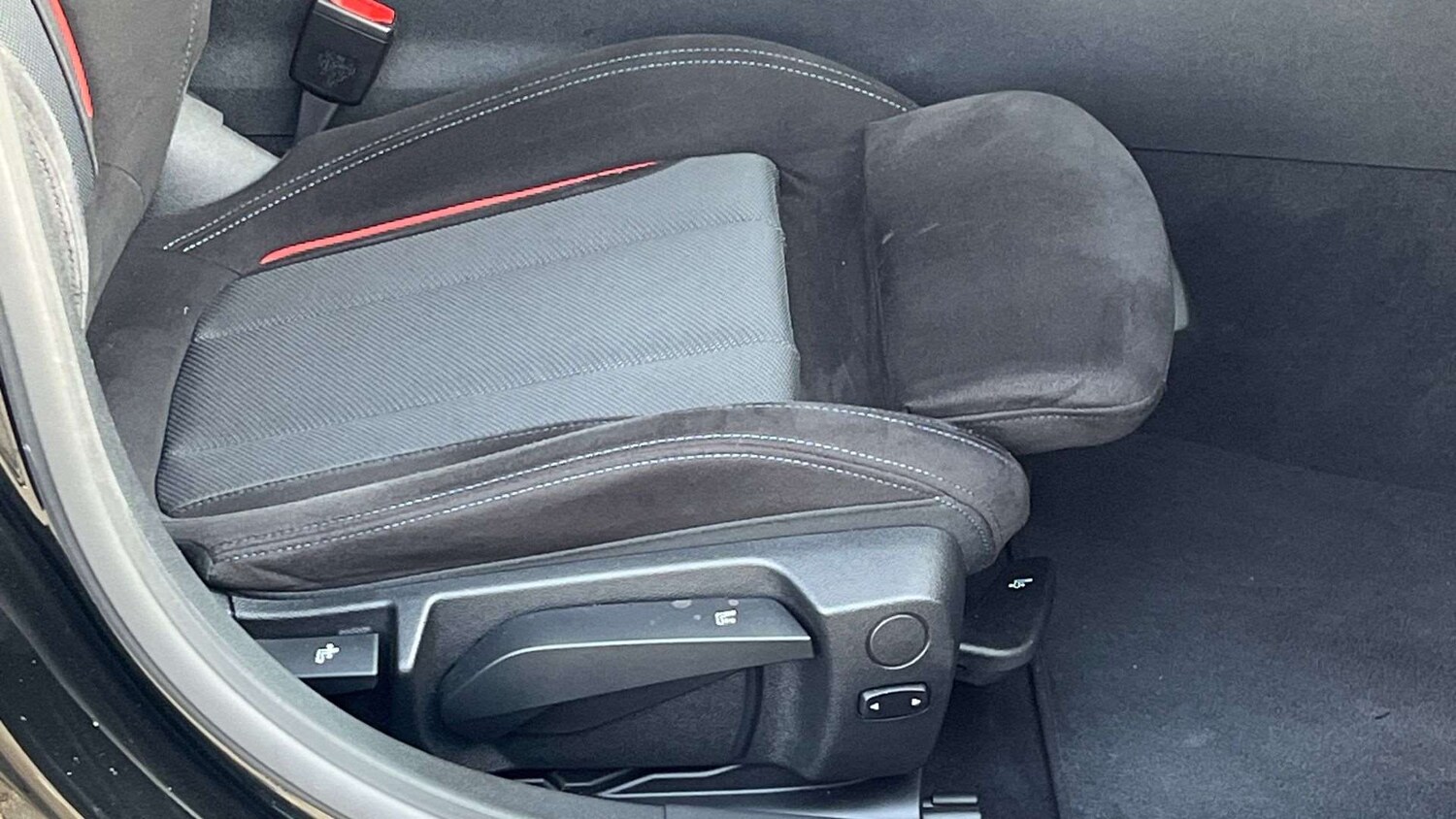 Used BMW 4 Series 2025 for sale - 78052283: Photo 27